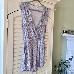 BCBGeneration Medium Floral Ruffle Side Pockets Romper Jumper